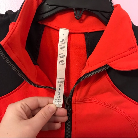 Lululemon forme jacket size 8 - Picture 2 of 5